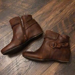 Perfect brown leather booties
